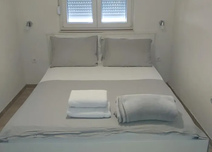 Nina * Gradac (Split-Dalmatia)